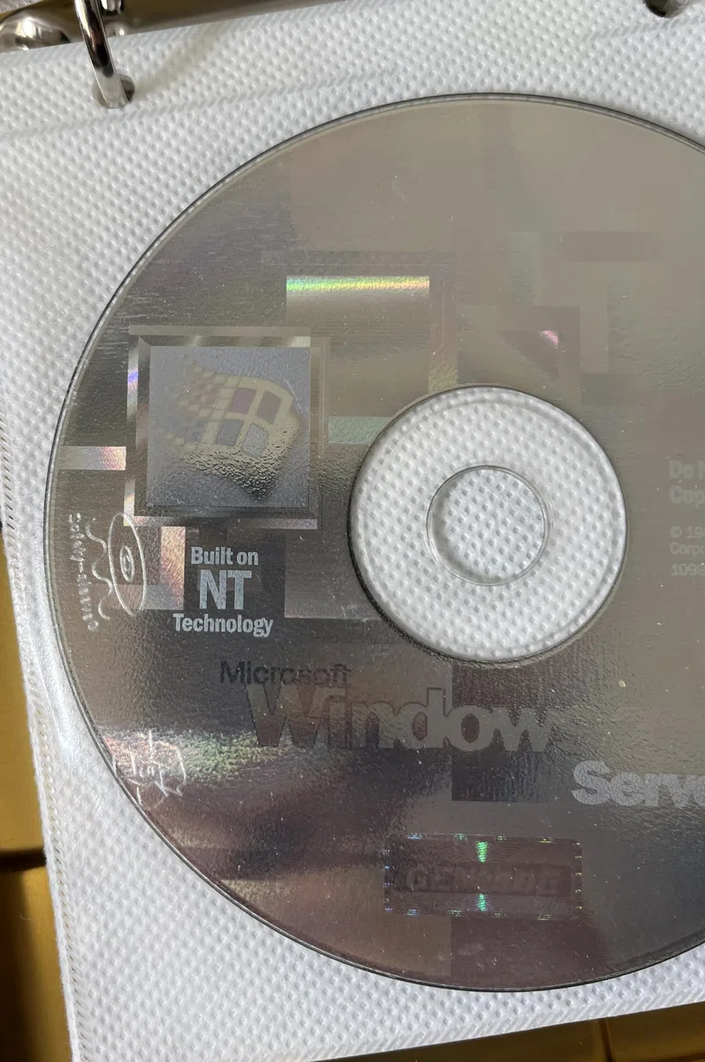 MS Windows 2000 Server + 5 Clients CD